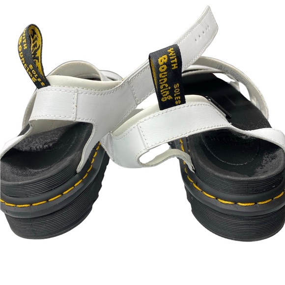 Dr. Martens BLAIRE HYDRO LEATHER STRAP SANDALS. Woman’s Size 8 - Picture 7 of 12